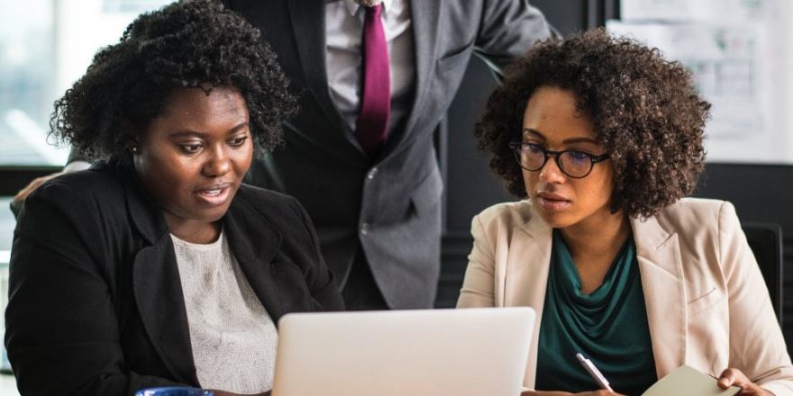 Yelp Eleştirileri: Nasıl Yönetebilir ve Geliştirebilirsiniz? Yelp Eleştirileri: Nasıl Yönetebilir ve Geliştirebilirsiniz?